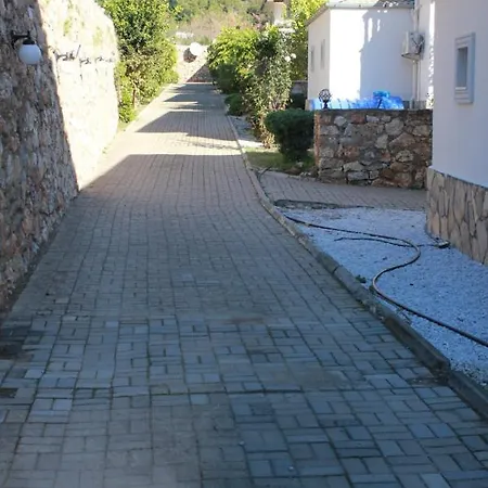 Hotel Prima 9+2 *
